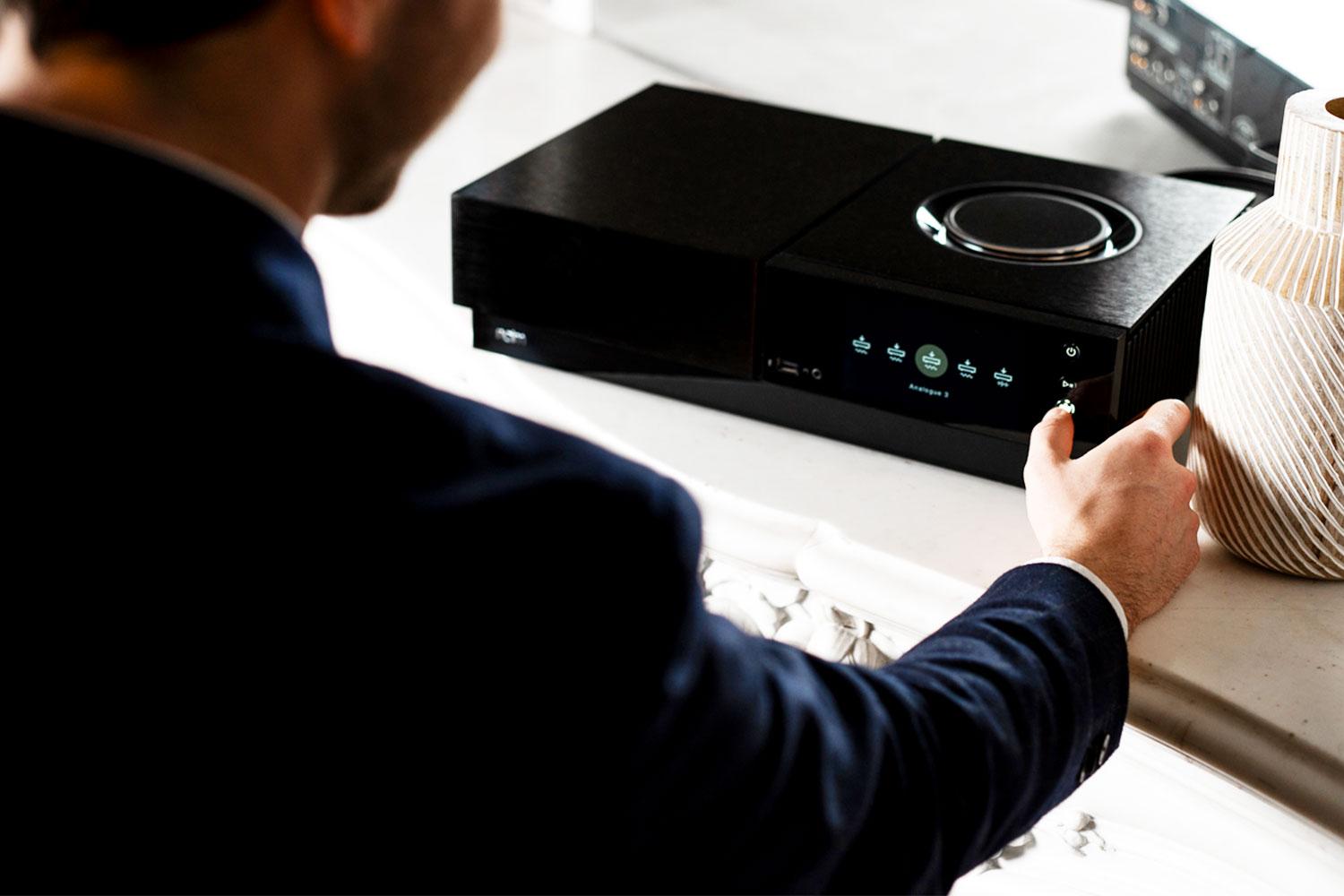 Vivid display and intuitive control